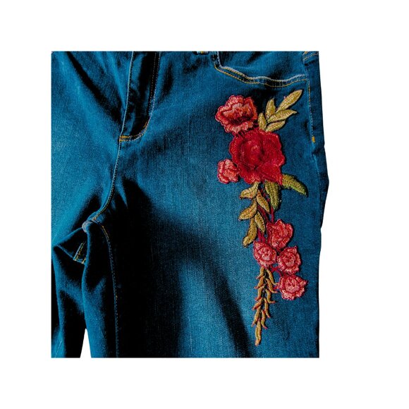 Chico's Women's Dark Blue & Floral Side Details Capri Jeans Junior Size 1 - Picture 2 of 8